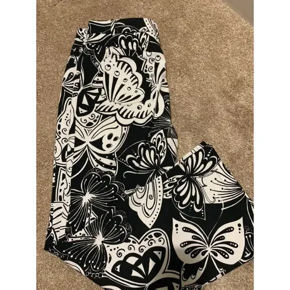 St. John Sport Marie gray butterfly Pants 10 Capri
